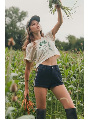 Coredra More Veggies Oversize Kadın Crop T-Shirt Ekru