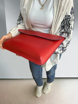 Plush Studio Flaming Hot Kırmızı Deri Bilgisayar ve Evrak Çantası 15.6 Inch