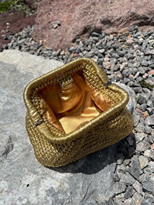 ‎Comfychic Metalic Deri Görünümlü Özel Iple Üretilmiş El İşçiliğ Kadın Clutch Çanta