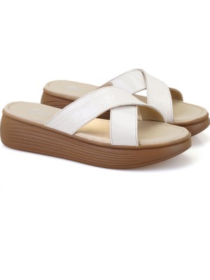 Desa Jocasta Bej Kadın Dolgu Topuklu Deri Terlik