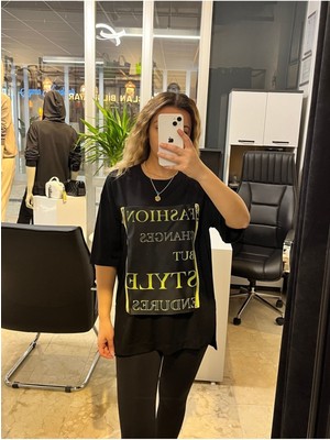 Şeyma Kandemir Fermuar Detaylı Tshirt