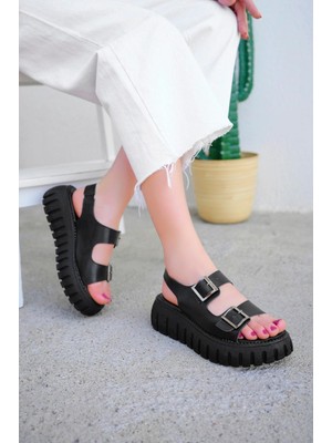 Dicle Stil Kemer Detaylı Dolgu Topuklu Çift Tokalı Kadın Siyah Sandalet Yazlık Ayakkabı