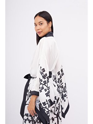 Peraluna Beach Gırls Long Kımono Kadınlar ve Sakura Baskılı 125 cm Uzun Saten Kadın Kimono - Siyah/beyaz