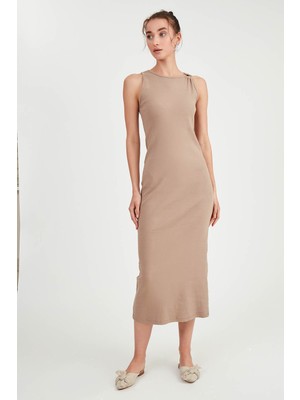 Vitrin Omuzu Tokalı Uzun Örme Elbise