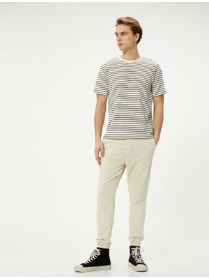 Koton Basic Tişört Bisiklet Yaka Rahat Kesim Dokulu Viskon Karışımlı - Koton - 5WAM10061HK - Deve Tüyü Çizgili - S