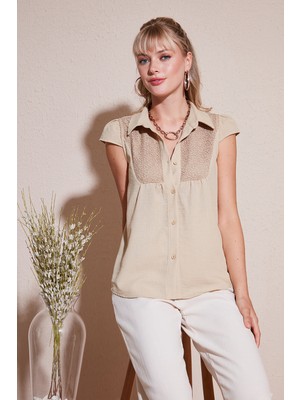 Lela Kadın Gömlek 611GO0215 Dantel Detaylı Kısa Kollu Regular Fit Günlük Stil Taş Renk Polyester