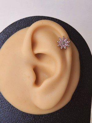 Eva Takı Lotus Çiçek Modeltragus Helix Piercing Ear Cuff Kıkırdak Çelik Küpe