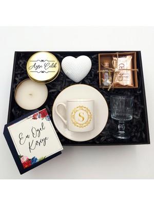 As Gift Kişiye Özel Gold Detaylı Beyaz Fincan & Kahve Yanı Cam Su Bardağı & Gold Metal Kutulu Mum & Kutuda Draje ve Mehmet Efendi Türk Kahvesi & Dekoratif Kalp Biblo Hediye Seti