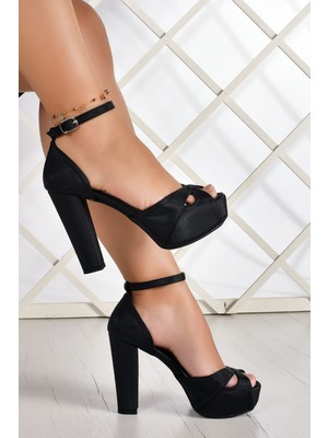 Erkan Saçmacı Lori Siyah Saten Çapraz Bantlı Açık Yuvarlak Burun Platform Topuklu Abiye Ayakkabı