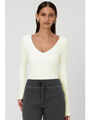 Madmext Beyaz V Yaka Uzun Kol Esnek Kumaş Bodysuit Günlük Tarz