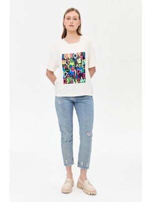 Harf Baskılı Kısa Kollu Tişört - Kemık