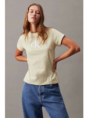 Calvin Klein Kadın Slim Monogramlı T-Shirt