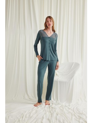 Monamise Kadın Yakası Omzu ve Paçası Dantelli Boydan Düğmeli Pijama Takımı 18537