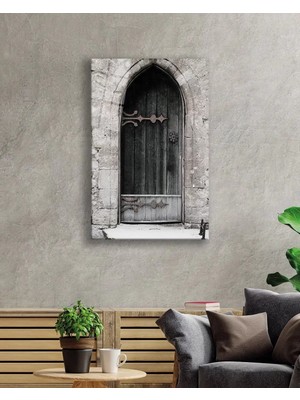 Hobyy Taş Duvarlar ve Demir Motifli Ahşap Kapı  Görselli Dikey Cam Tablo