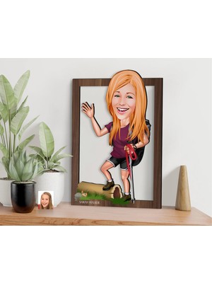 Bk Gift Kişiye Özel Kadın Gezgin Karikatürlü 3D Ahşap Tablo-1, Sevgiliye Hediye, Arkadaşa Hediye, Doğum Günü Hediyesi