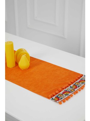 Aisha's Design Çiçek Motifli ve Ponponlu Runner 120 x 40,R-64O