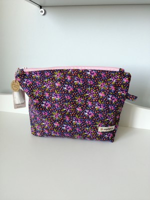 Daisy Designy Clutch