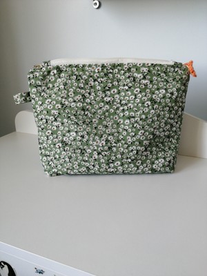 Daisy Designy Clutch