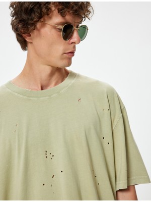 Koton Oversize T-Shirt Yıpratma Detaylı Kısa Kollu Bisiklet Yaka Pamuklu