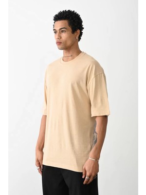 Tarz Yeri  Basic Bisiklet Yaka Oversize T-Shirt - Bej
