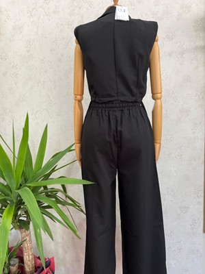 Cof Butik Gül Detaylı Crop Pantolonlu Takım Siyah