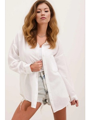 Hazelin Kadın Beyaz Tek Cepli Oversize Keten Ayrobin Gömlek HZL24S-BD1201531