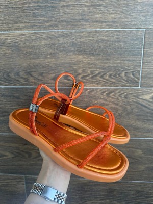 Nadda Turuncu Cilt Boncuk Işlemeli Sandalet