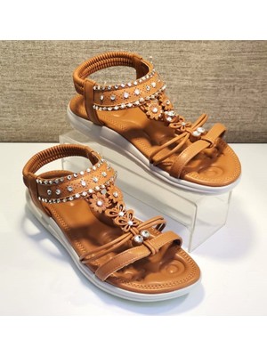 Guja 24Y162 Kadın Taşlı Düz Taban Comfort Sandalet Camel Suni Deri Malzeme ile Şıklık Sunar
