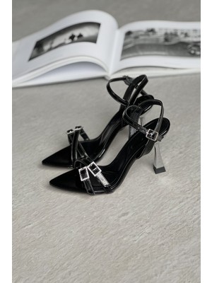 Meral Özgenç Çapraz Tokalı Topuklu Ayakkabı