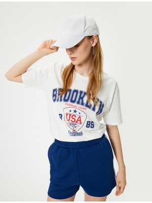 Koton Kolej Baskılı Tişört Relax Fit Bisiklet Yaka Kısa Kollu