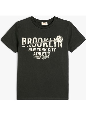 Koton Tişört Brooklyn Baskılı Kısa Kollu Bisiklet Yaka