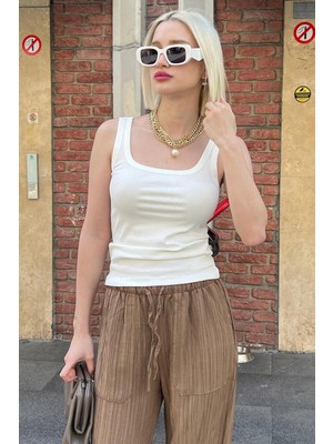 Yakamel Kadın Beyaz Fitilli Görünümlü Askılı Basic Spor Atlet