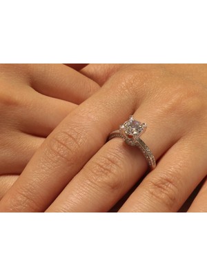 Güler Kuyumculuk 14 Ayar Beyaz Altın Tek Taş Yüzük