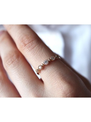 Güler Kuyumculuk Altın Sıra Taşlı Yüzük