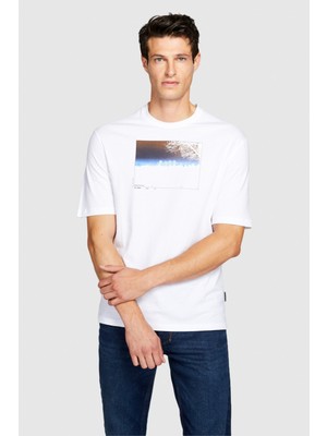 Sisley %100 Koton Tematik Baskılı T-Shirt Erkek Beyaz T-Shirt - 323A3096S102Q