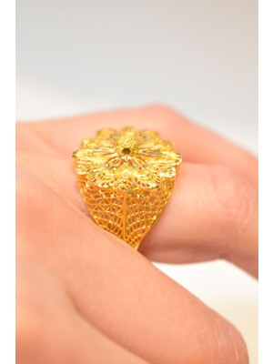 Yenigün Kuyumculuk 14 Ayar Altın Cimarlı Çiçek Model Yüzük