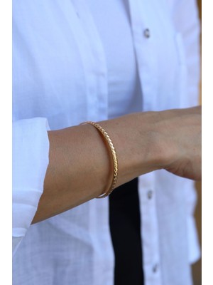 Yenigün Kuyumculuk Burgu Görünümlü Içi Boş Model 14 Ayar Altın Bilezik