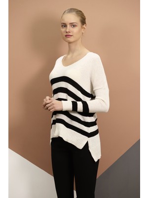 Gabria Beyaz-Sıya Gabria V Yaka Çizgili Kazak