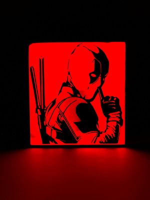 Domini Deadpool - Rgb LED Işıklı 3 Boyutlu Tabela - 18.5cm x 20CM x 2cm (Bluetooth Kontrollü)