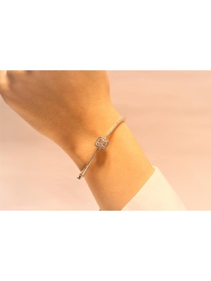 Güler Kuyumculuk 14 Ayar Beyaz Altın Baget Taşlı Kelepçe Bilezik