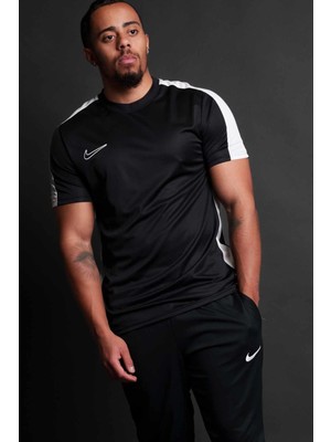 Nike Erkek Tişört Dri Fit Teknoloji Erkek Tişört DR1336-010-SIYAH