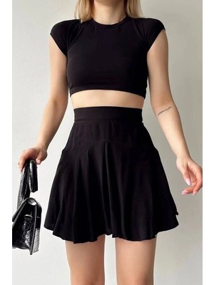 Hazelin Kadın Siyah Bisiklet Yaka Kısa Kollu Penye Crop T-Shirt HZL24S-ZK10271