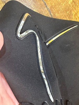 23X10 cm Kabartma Varaklı Siyah Arma Dikiş Aplik