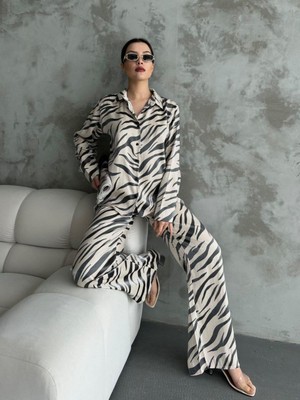 Moda Nefesi Zebra Desenli  Günlük Takım