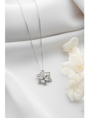 Silvano Jewelry 925 Ayar Gümüş Beyaz Taşlı Lotus Kolye