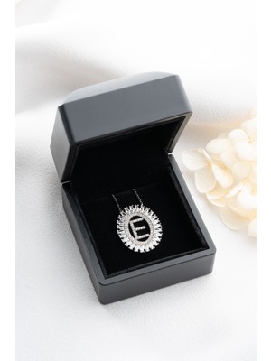 Silvano Jewelry 925 Ayar Gümüş Işıklı Kutuda Zirkon Taşlı Harf Kolye