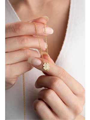 Silvano Jewelry 925 Ayar Gümüş Minimal Zirkon Taşlı Yonca Kolye