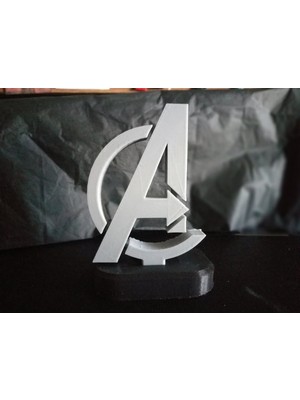 BYD3D Tekno Marvel Avengers Logo Standı, Avengers Logo Figürü, Avengers Masaüstü Biblo