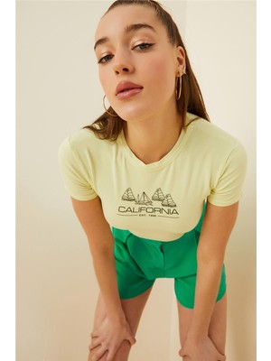 Swist Sarı Yelken Baskılı Crop Tshirt