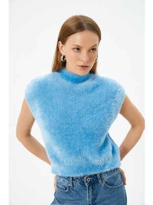 Koton Peluş Kolsuz Triko Süveter Dik Yaka